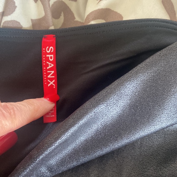 NWT Spanx faux leather leggings - Picture 6 of 8